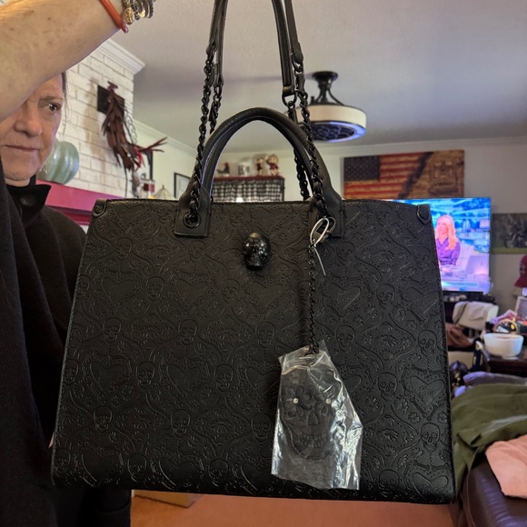 Betsey Johnson Black Skull Embossed Tote NWT - Picture 1 of 8